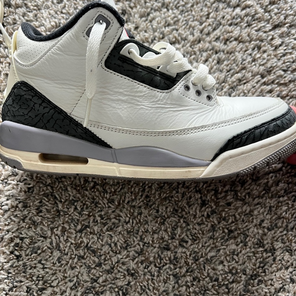 Jordan Nike Shoes - Picture 3 of 5